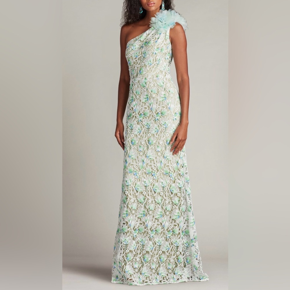 Tadashi Shoij KAHLI 3D FLORAL EMBROIDERED GOWN CHY25433L-WALOE NWT